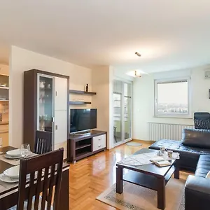 https://apartment-klara-pula-52100.in-istria.net